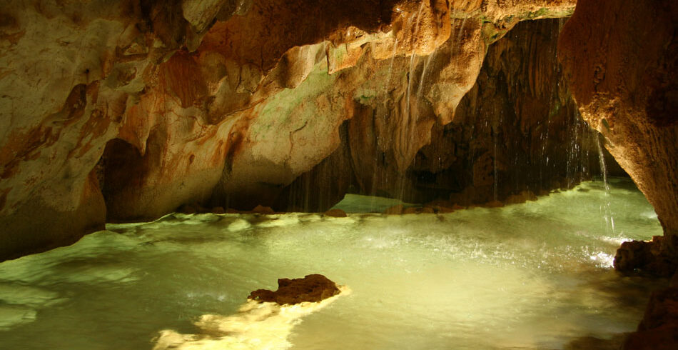 Grutas-da-Moeda